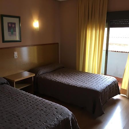 Hotel Avenida Leganes Bagian luar foto